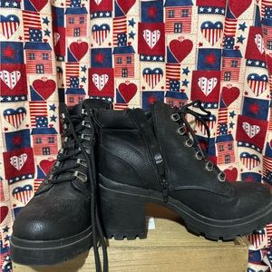 3 for $10🌻Combat style boots
